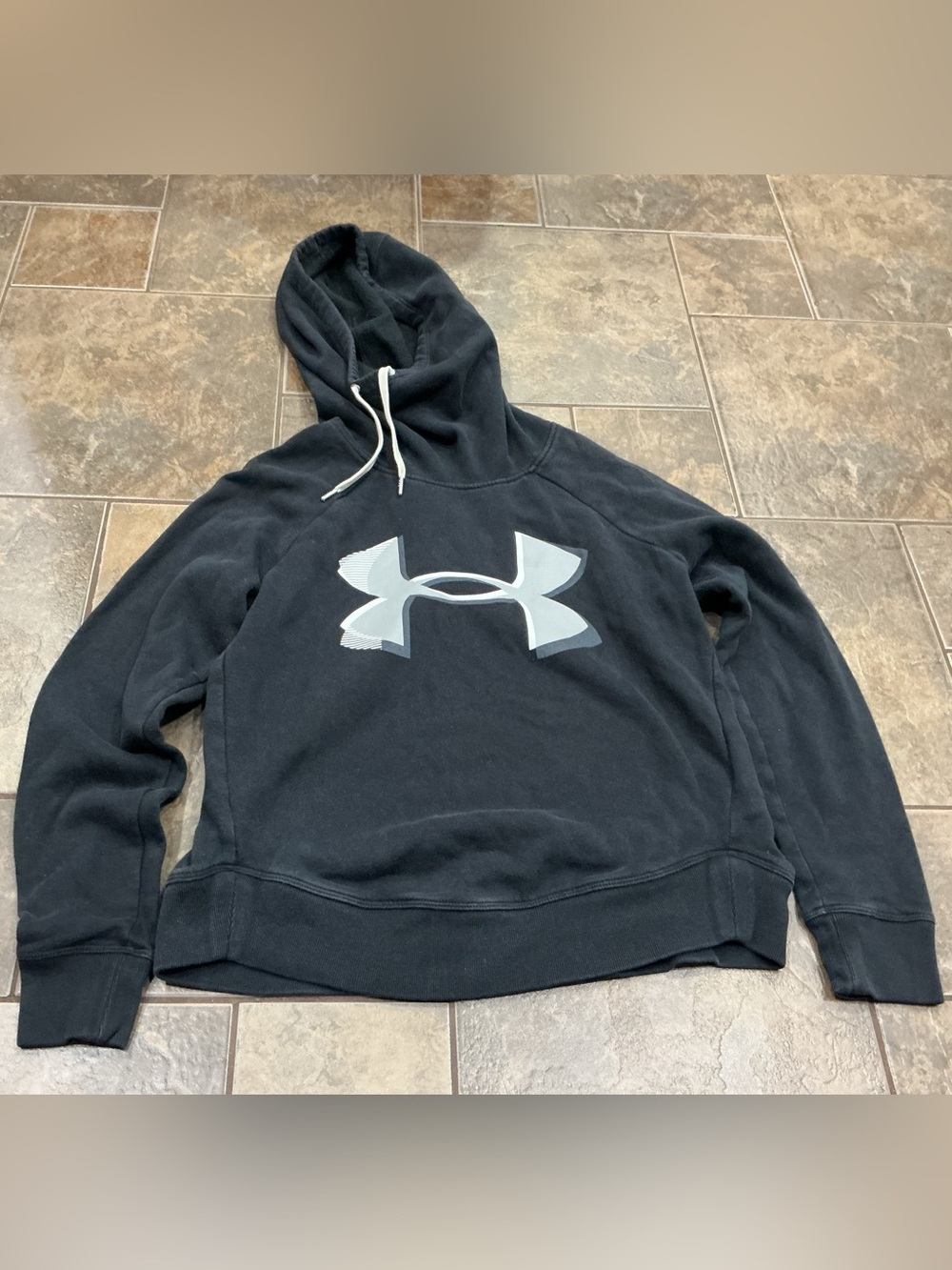 🥵 Under Armour Black Hoodie with Light Gray Logo